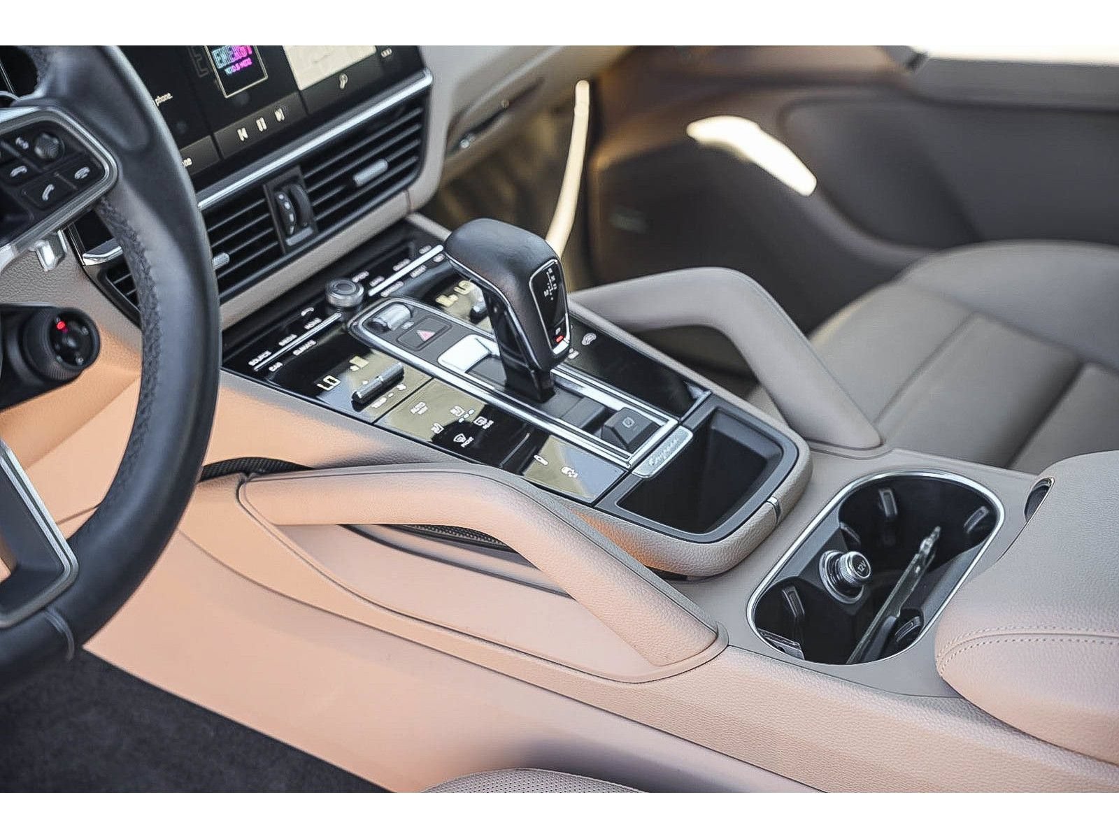 Used 2023 Porsche Cayenne Platinum Edition AWD/4WD image 23