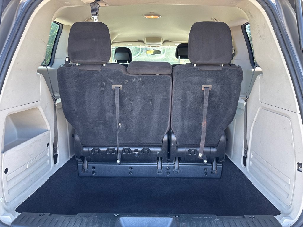Used 2016 Dodge Grand Caravan American Value Package w/ UConnect Hands-Free Group FWD image 10