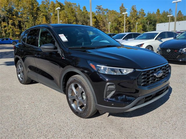 Used 2025 Ford Escape ST-Line image 2