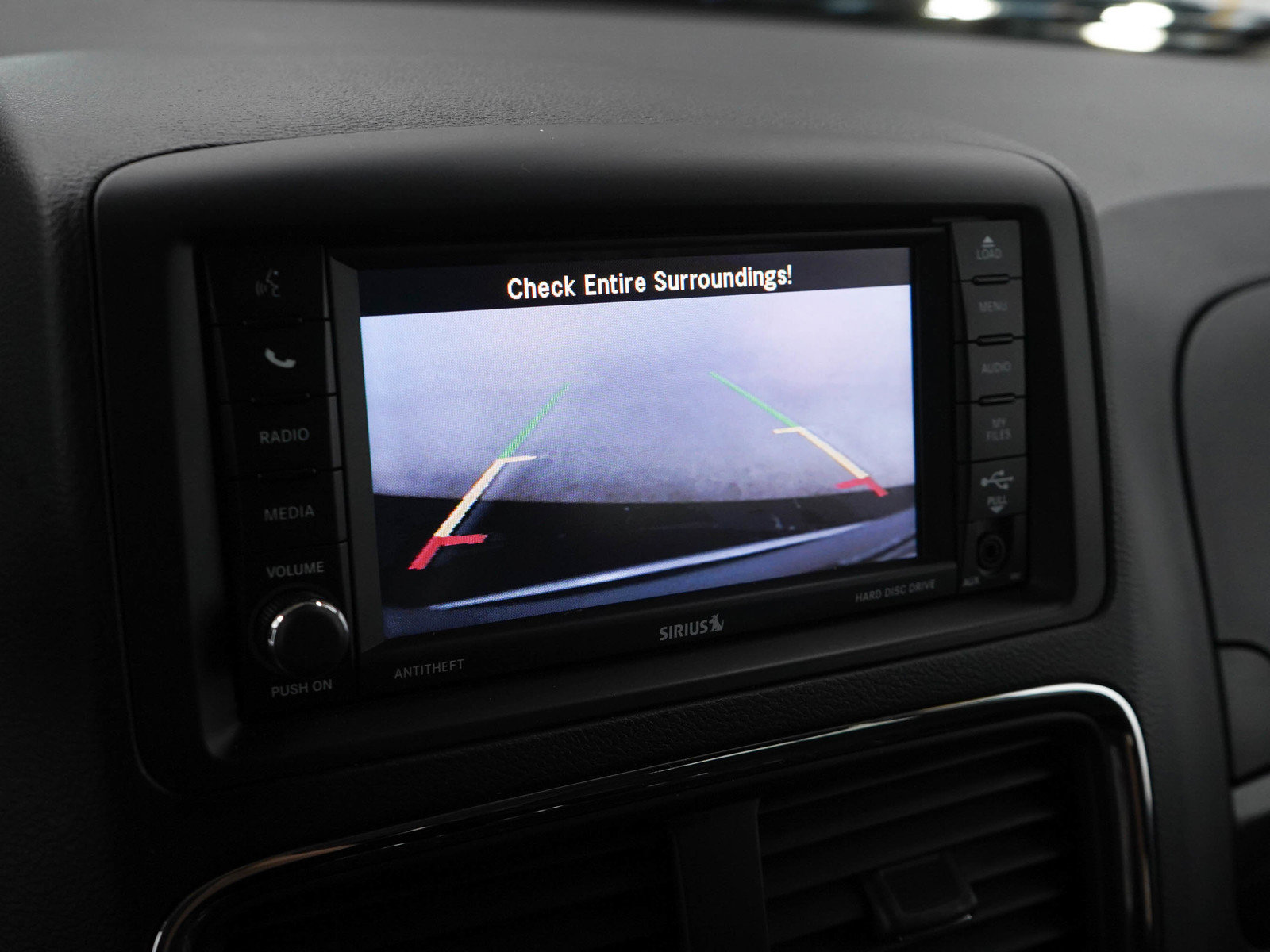 Used 2020 Dodge Grand Caravan SE w/ UConnect Hands-Free Group FWD image 22