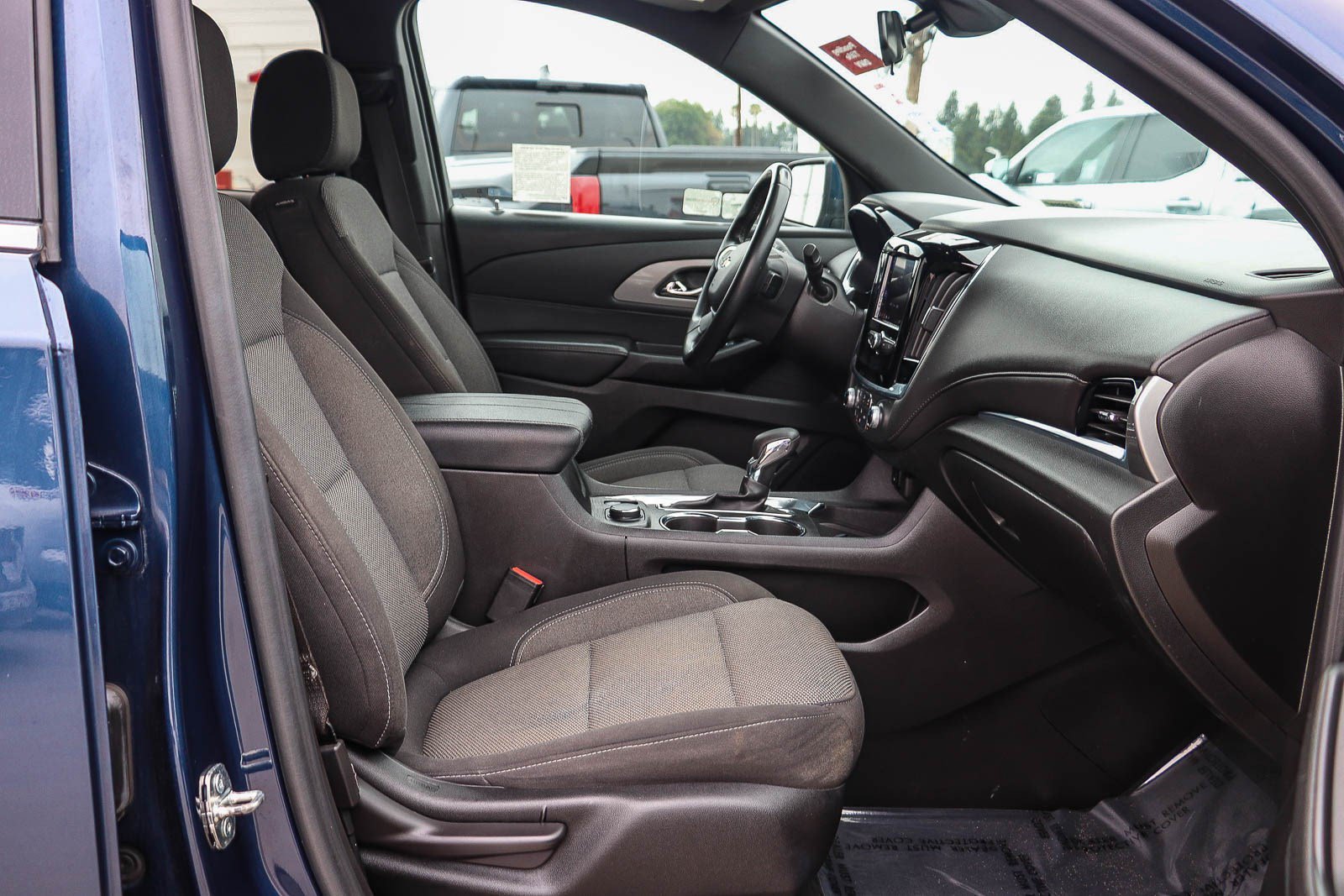 Used 2023 Chevrolet Traverse LT FWD image 16