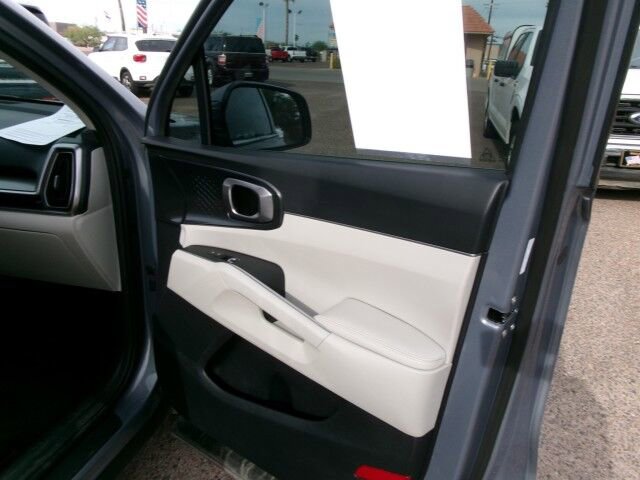 Used 2025 Kia Sorento S w/ Panoramic Sunroof Package image 18