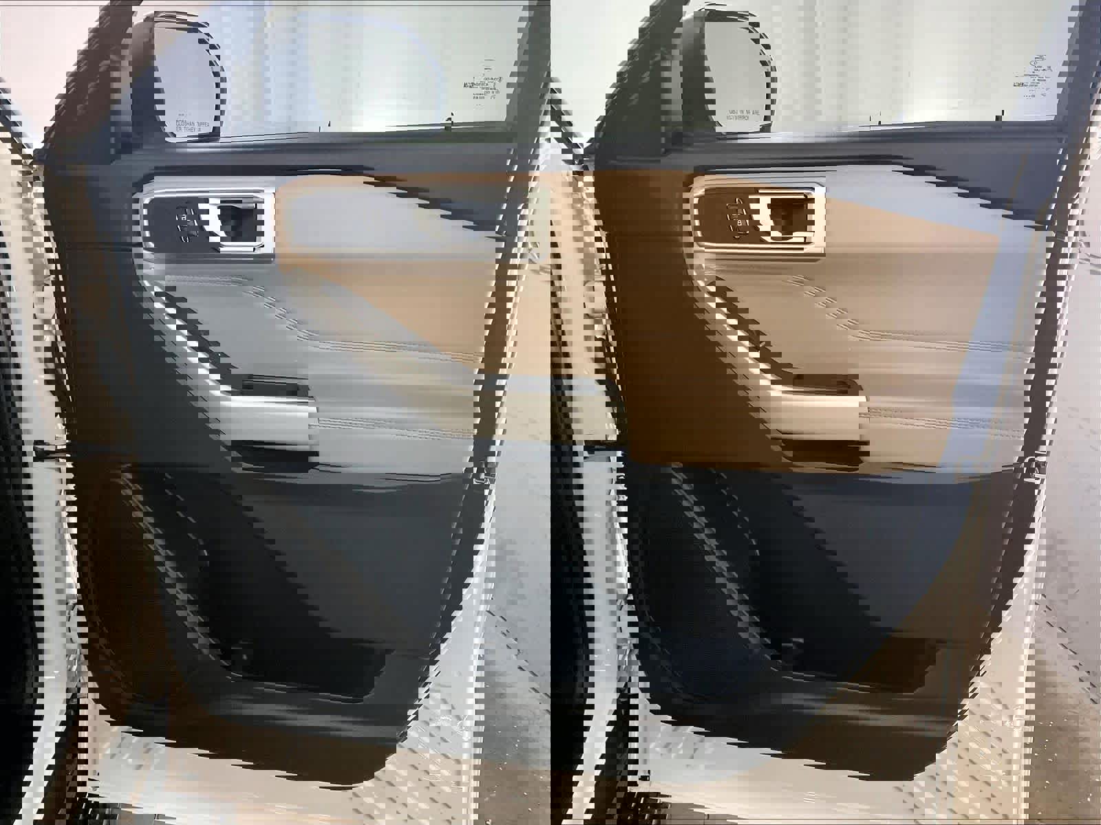 Used 2020 Ford Explorer XLT w/ Equipment Group 202A image 23