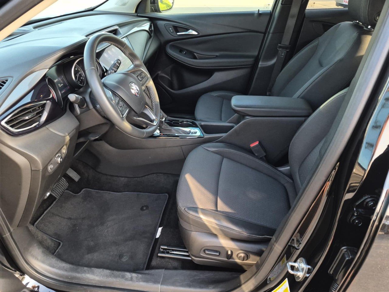 Certified 2022 Buick Encore GX Select w/ Sport Touring Package FWD image 10