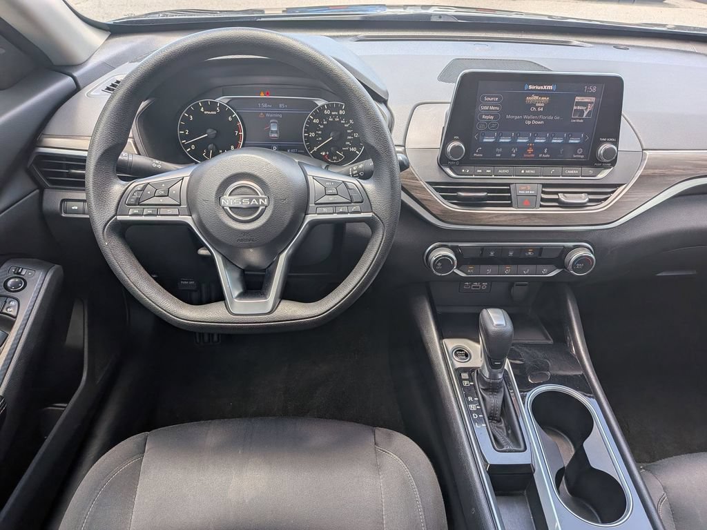 Used 2024 Nissan Altima 2.5 SV FWD image 18