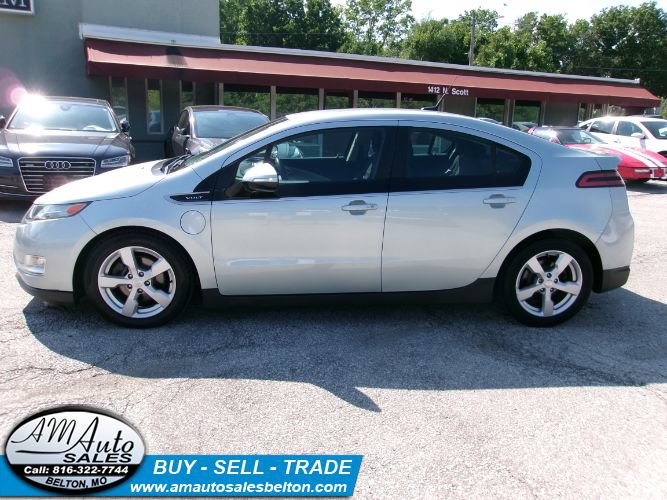Used 2013 Chevrolet Volt FWD image 2