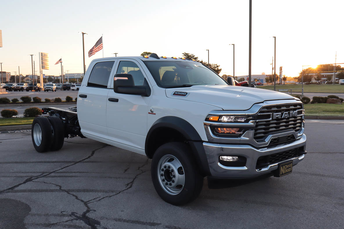 New 2027 RAM 5500 Tradesman w/ Chrome Appearance Group AWD/4WD image 3