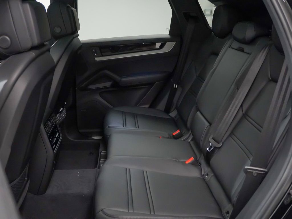 New 2026 Porsche Cayenne S image 18