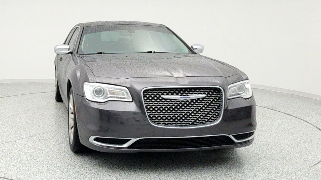 Used 2021 Chrysler 300 Touring w/ Chrome Appearance Package image 2