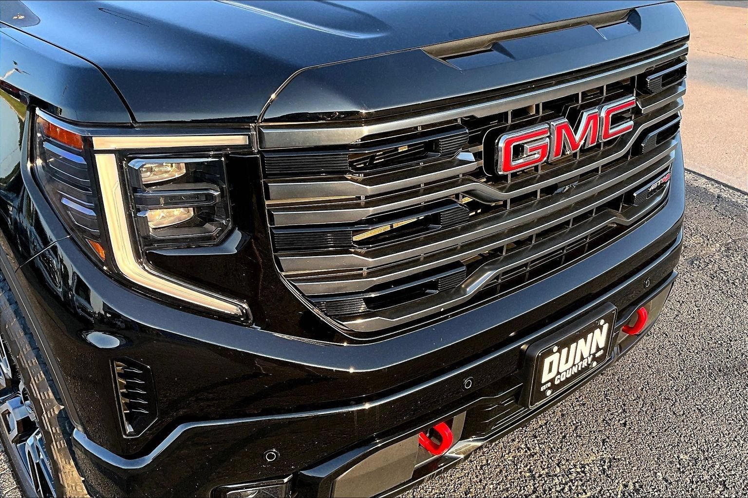 Used 2025 GMC Sierra 1500 AT4 w/ AT4 Premium Package AWD/4WD image 31