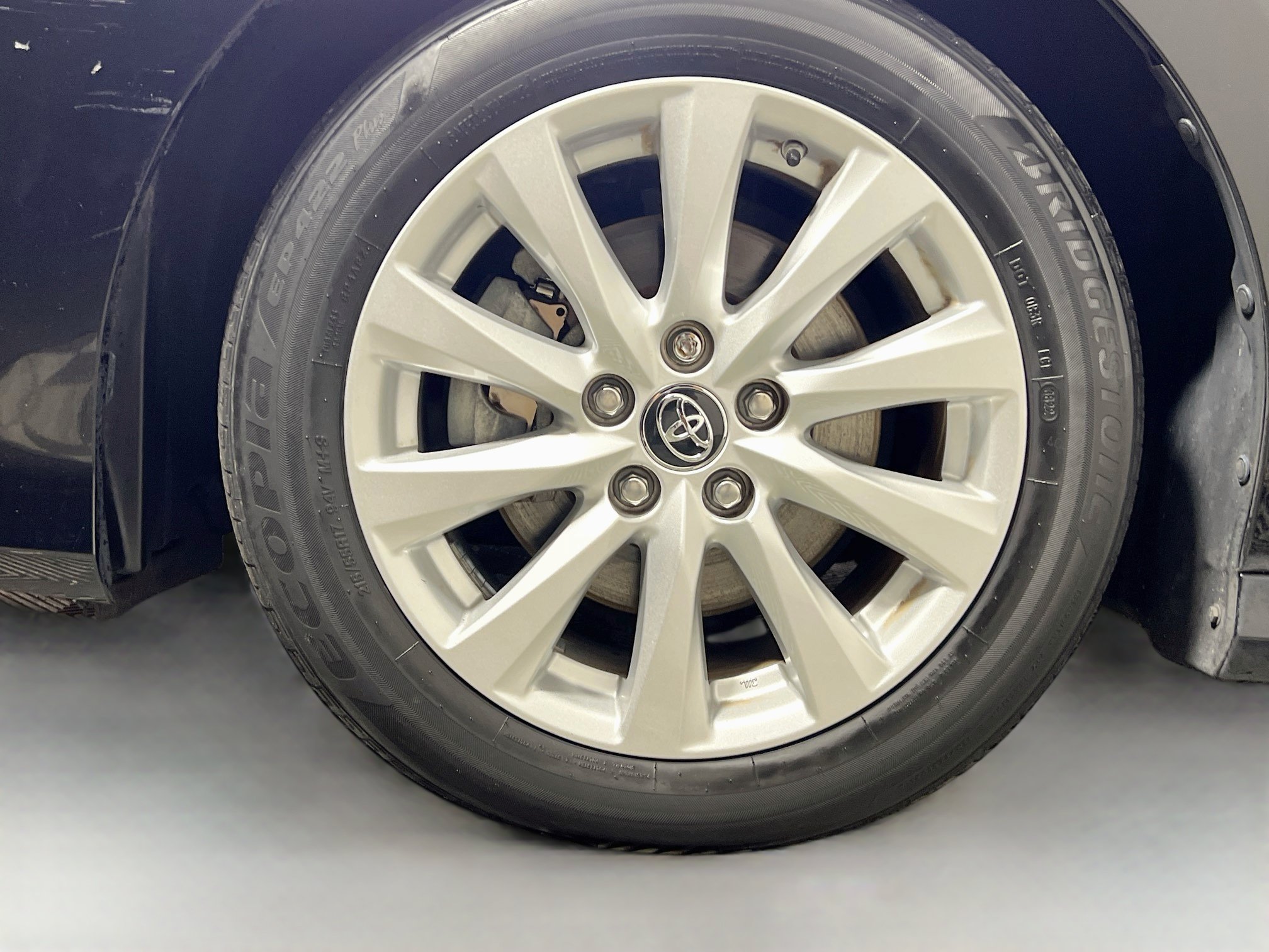 Used 2019 Toyota Camry LE FWD image 14