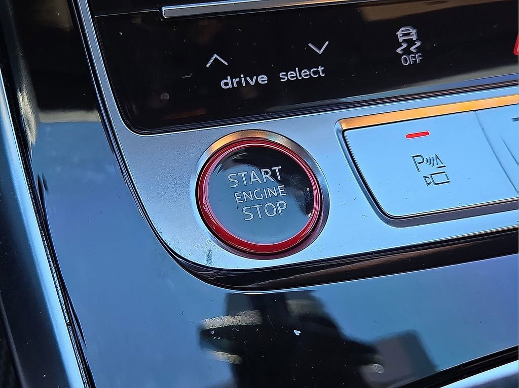 Used 2024 Audi RS Q8 image 31