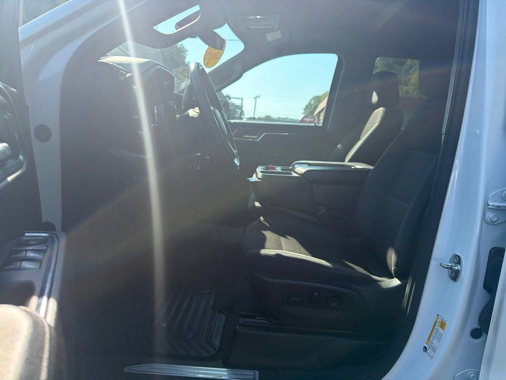 Certified 2024 Chevrolet Silverado 1500 LT AWD/4WD image 9