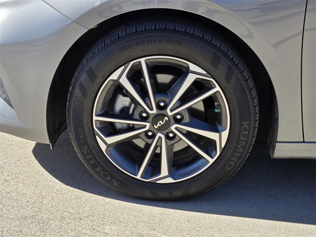 Certified 2022 Kia Forte LXS image 17