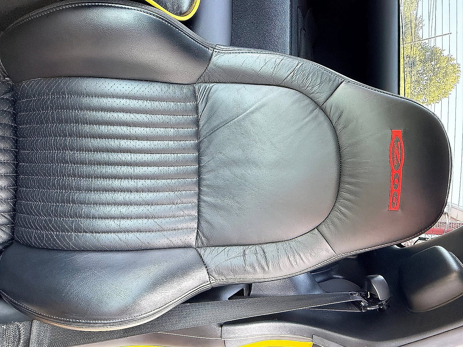 Used 2004 Chevrolet Corvette Z06 w/ Memory Package RWD image 19