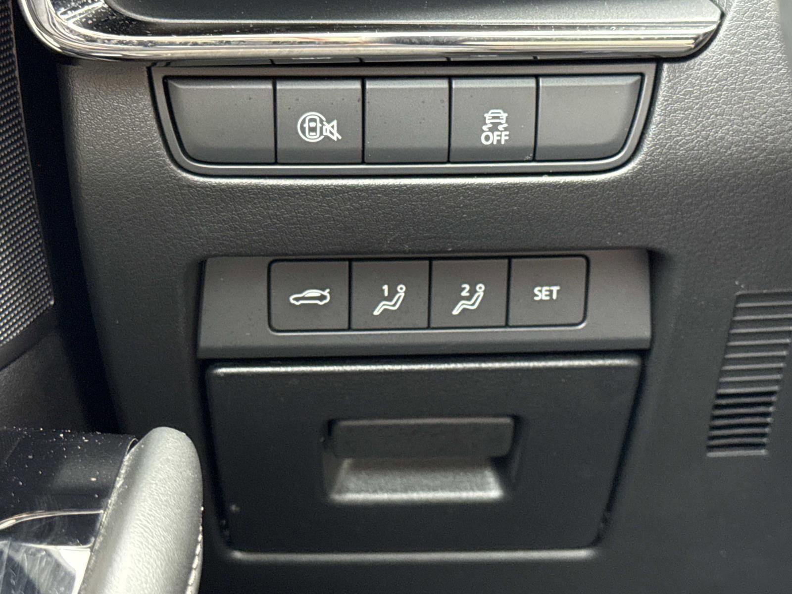 Used 2024 MAZDA MAZDA3 s image 13