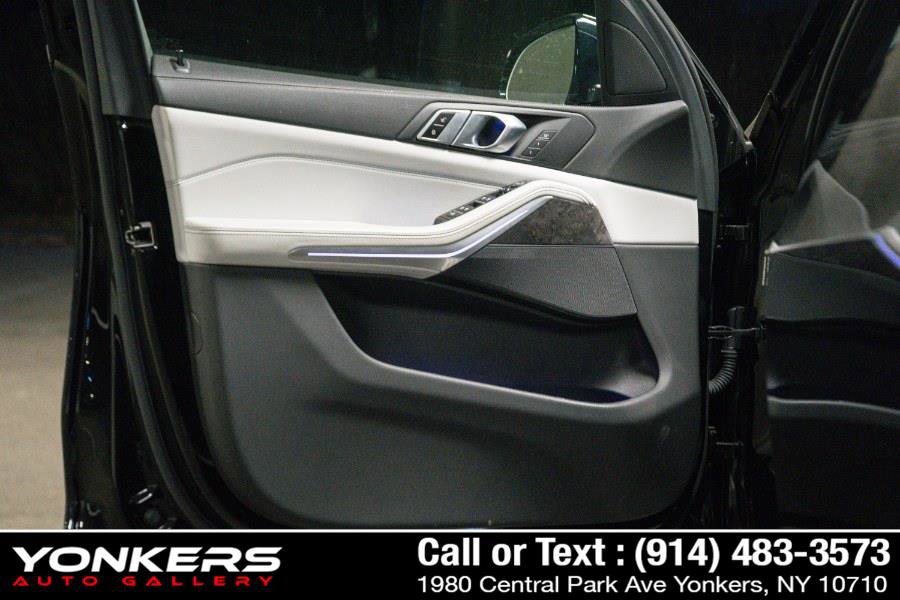 Used 2023 BMW X5 xDrive40i w/ Premium Package image 49