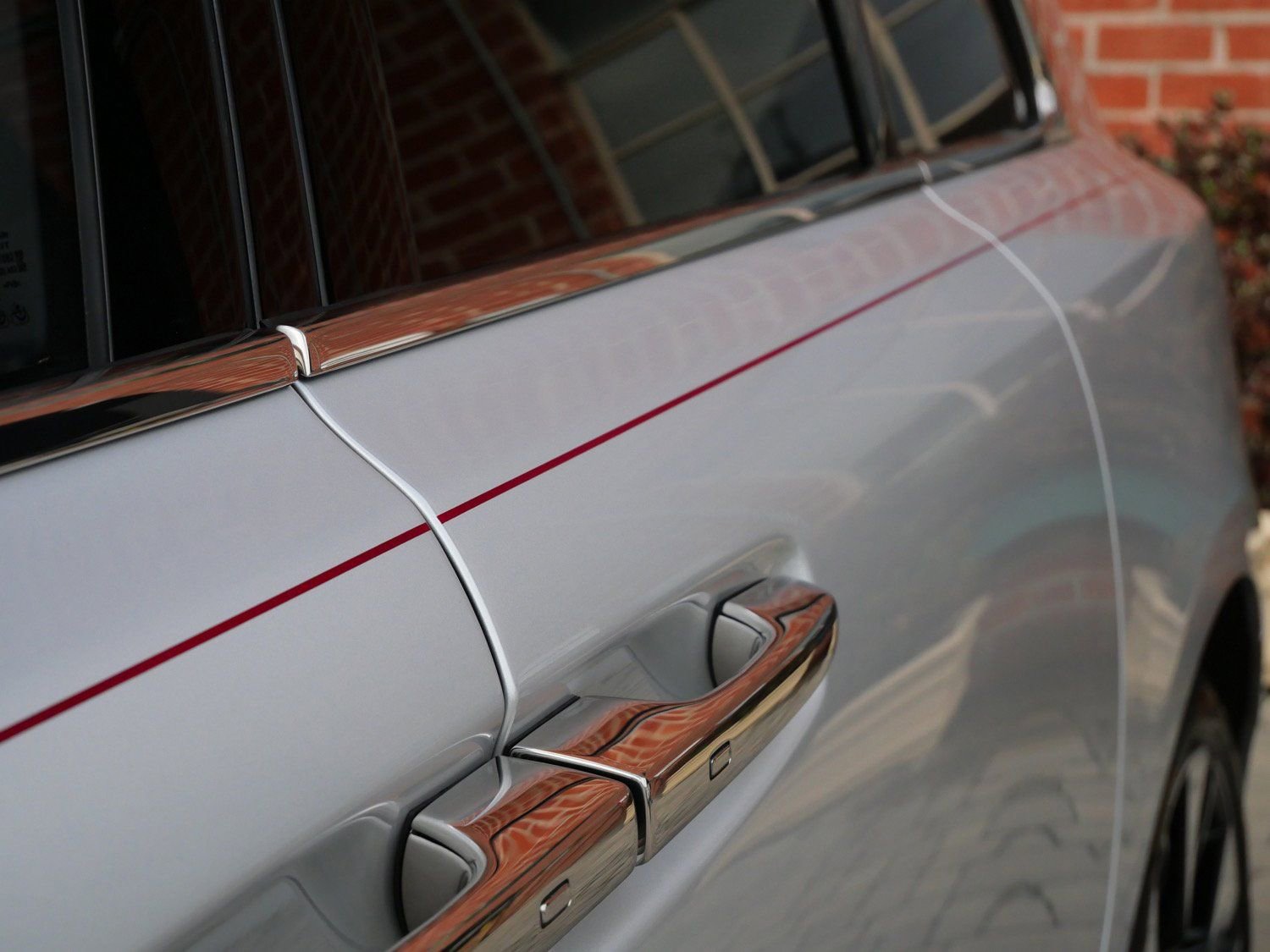 New 2025 Rolls-Royce Cullinan image 13