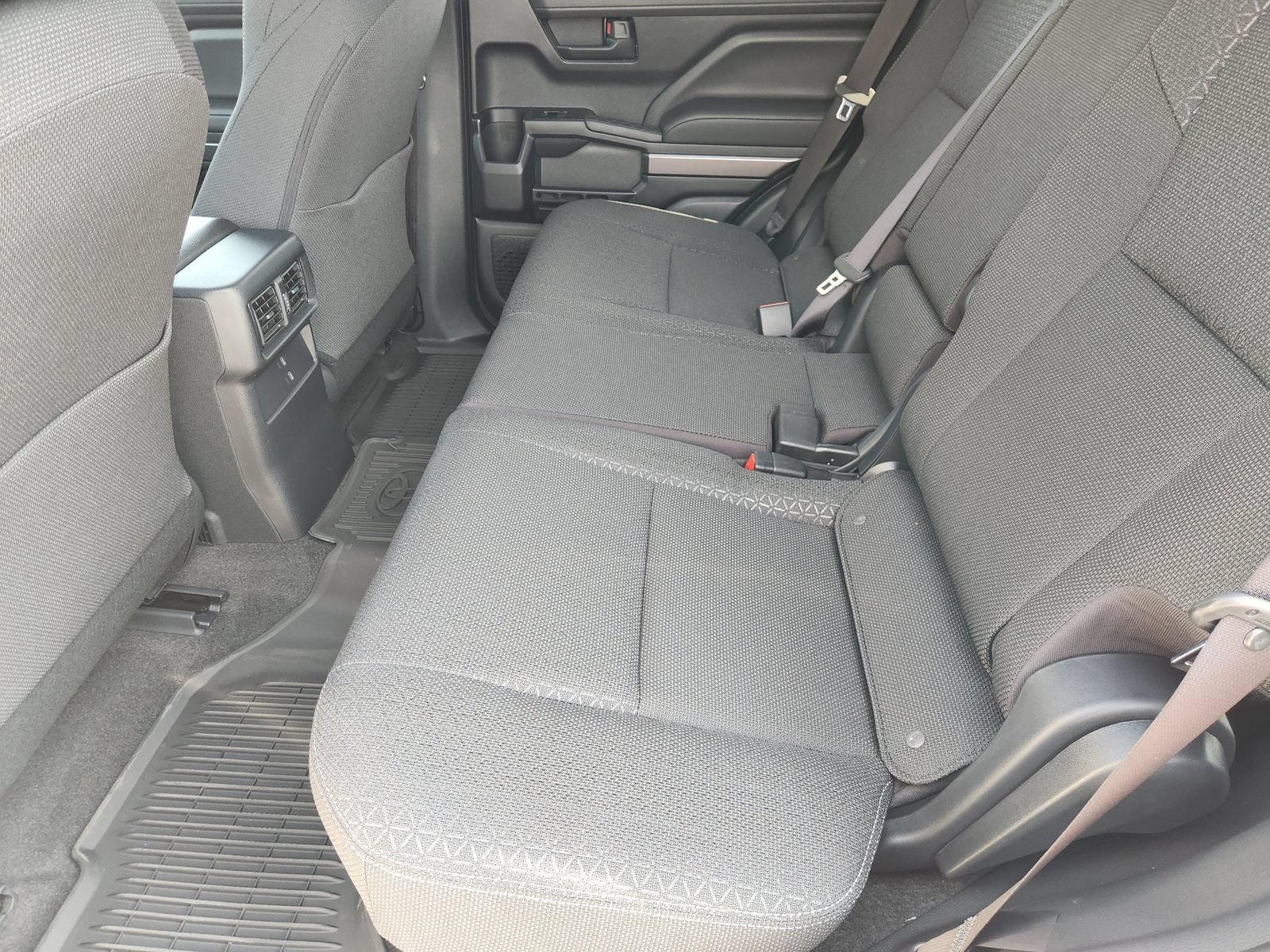 New 2026 Toyota 4Runner SR5 AWD/4WD image 25