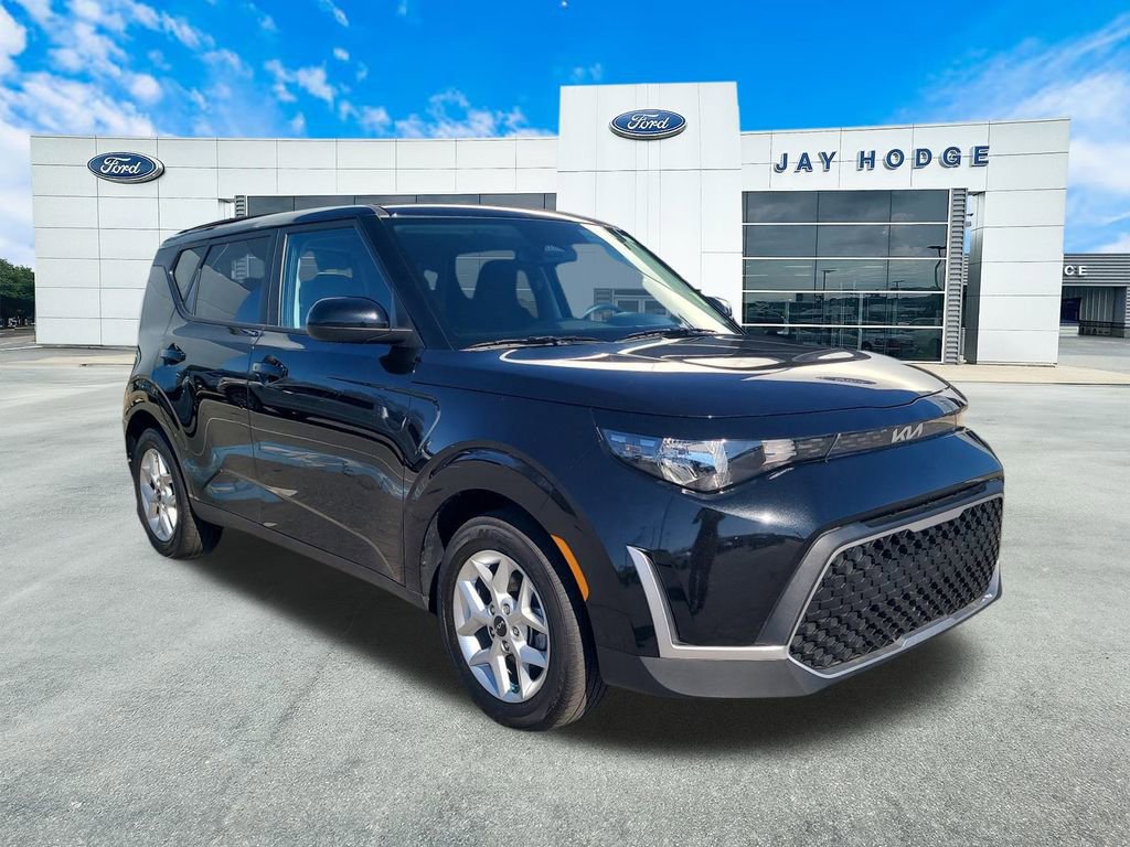 Used 2025 Kia Soul S image 1