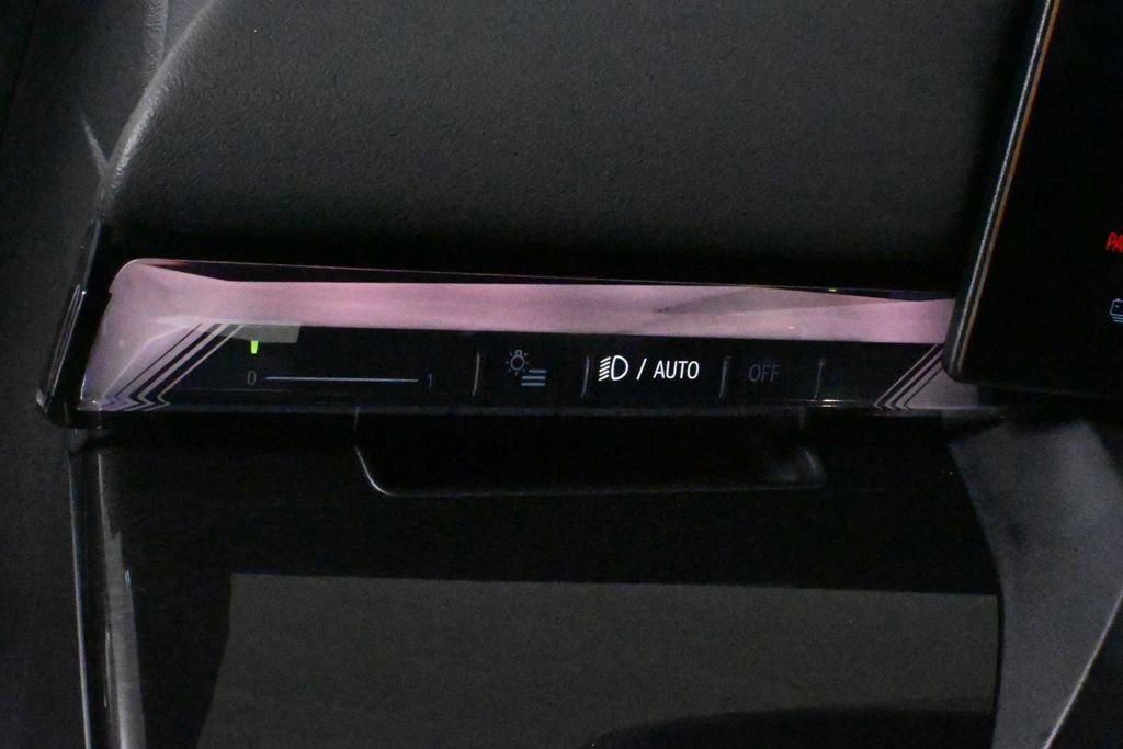 Used 2025 BMW i5 xDrive40 w/ Premium Package image 26