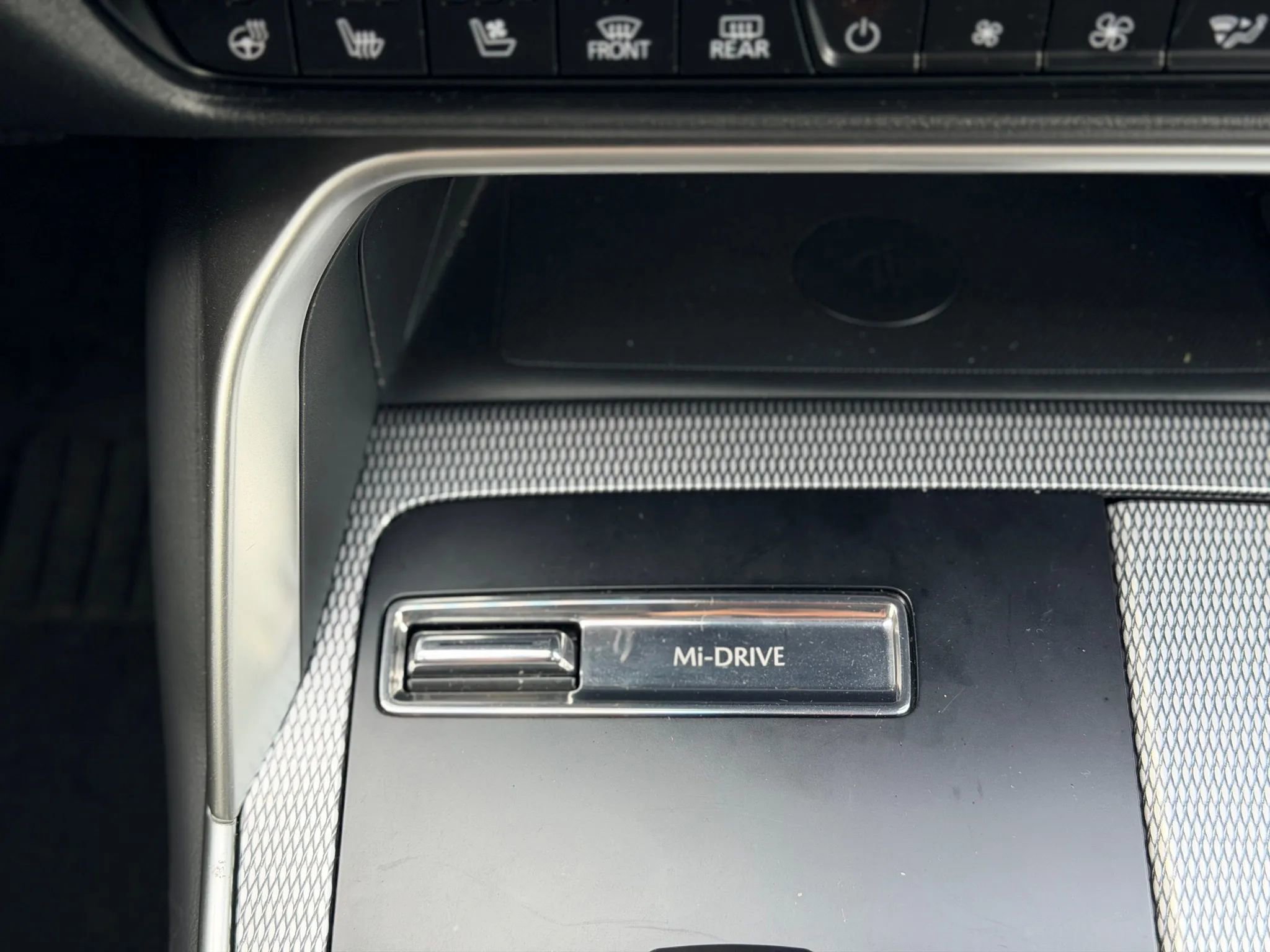 Used 2025 MAZDA CX-90 3.3 Turbo w/ Premium Plus Pkg image 33