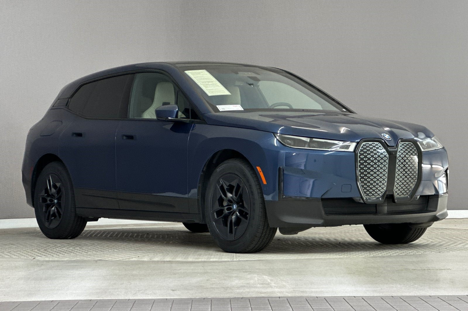 Certified 2024 BMW iX xDrive50 AWD/4WD image 6