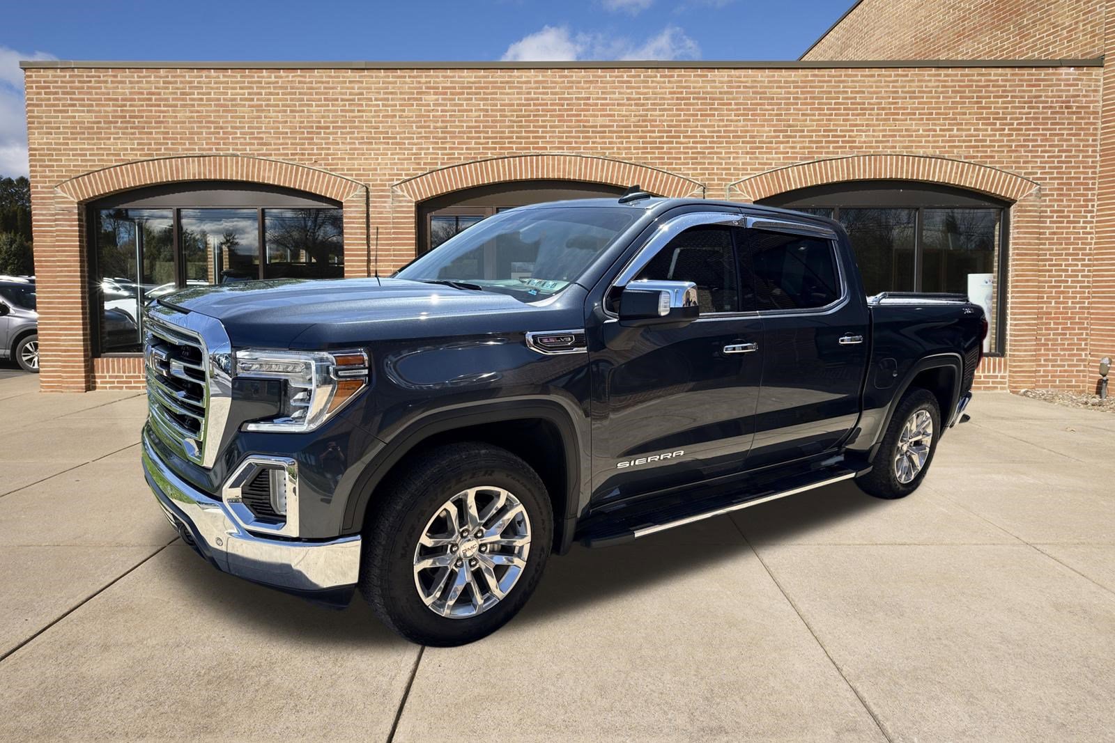 Used 2022 GMC Sierra 1500 SLT w/ SLT Premium Plus Package AWD/4WD image 8