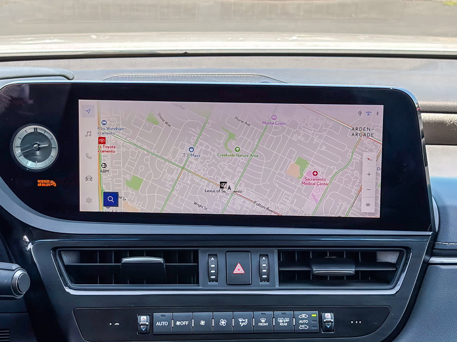 Used 2025 Lexus ES 300h w/ Premium Package FWD image 13