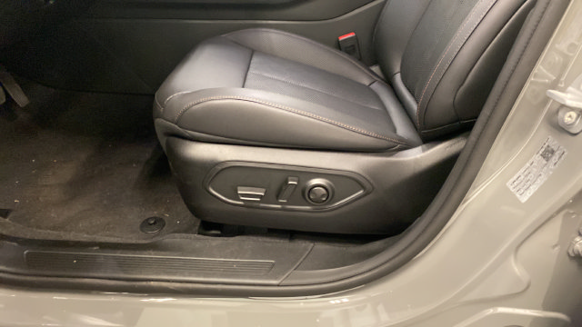 New 2026 Jeep Cherokee Overland AWD/4WD image 13