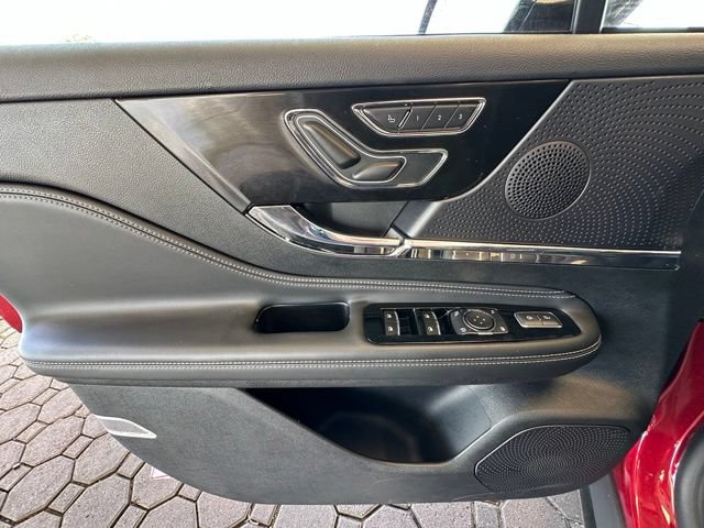 Certified 2025 Lincoln Corsair Reserve AWD/4WD image 18