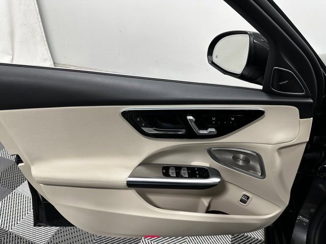 Used 2025 Mercedes-Benz C 300 4MATIC Sedan image 18
