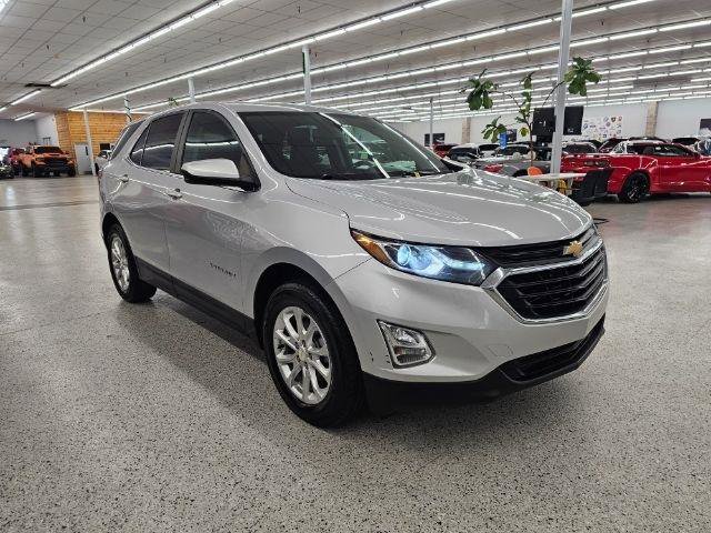 Used 2021 Chevrolet Equinox LT w/ Driver Convenience Package AWD/4WD image 3