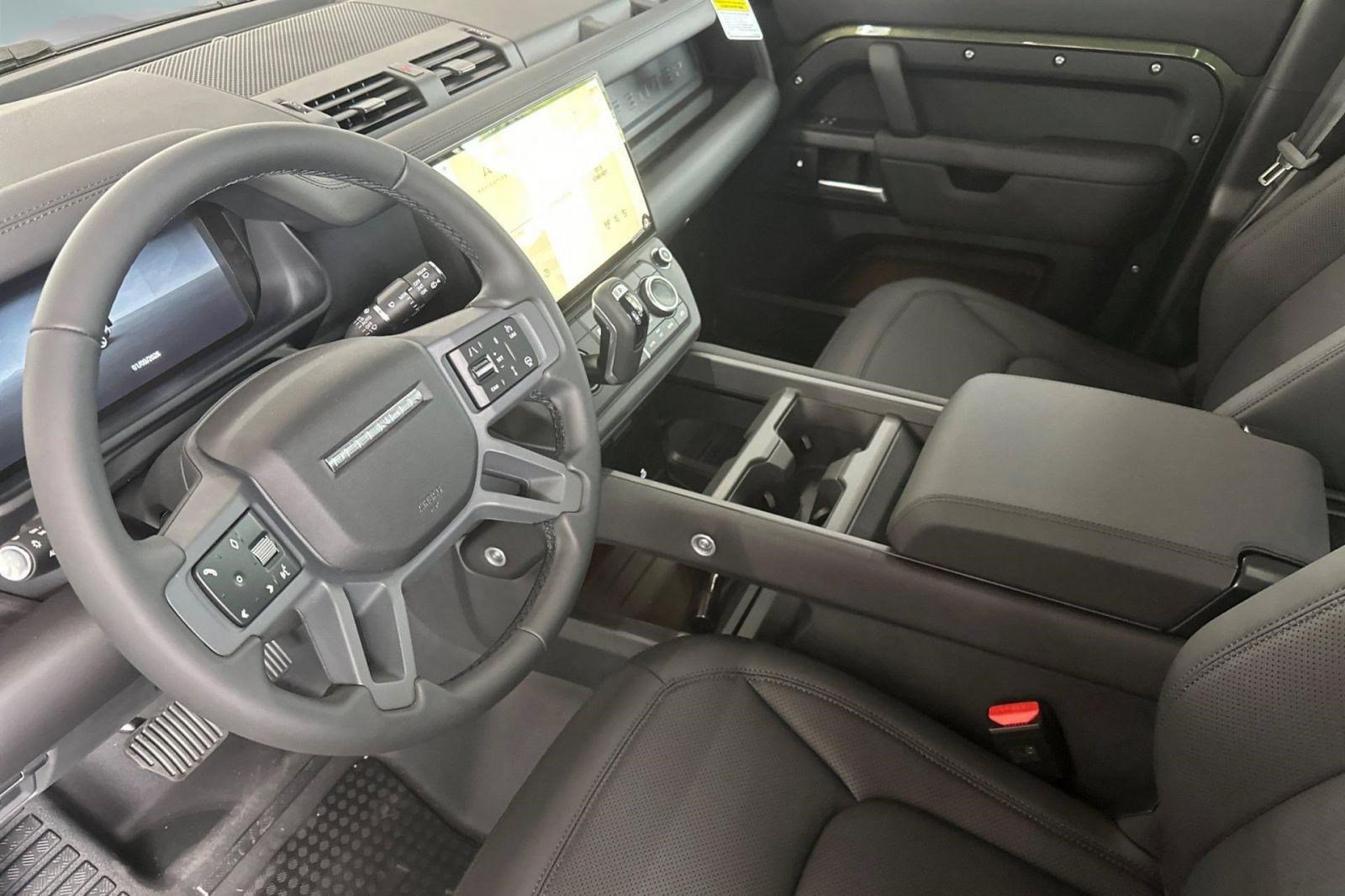 New 2026 Land Rover Defender 110 S AWD/4WD image 4