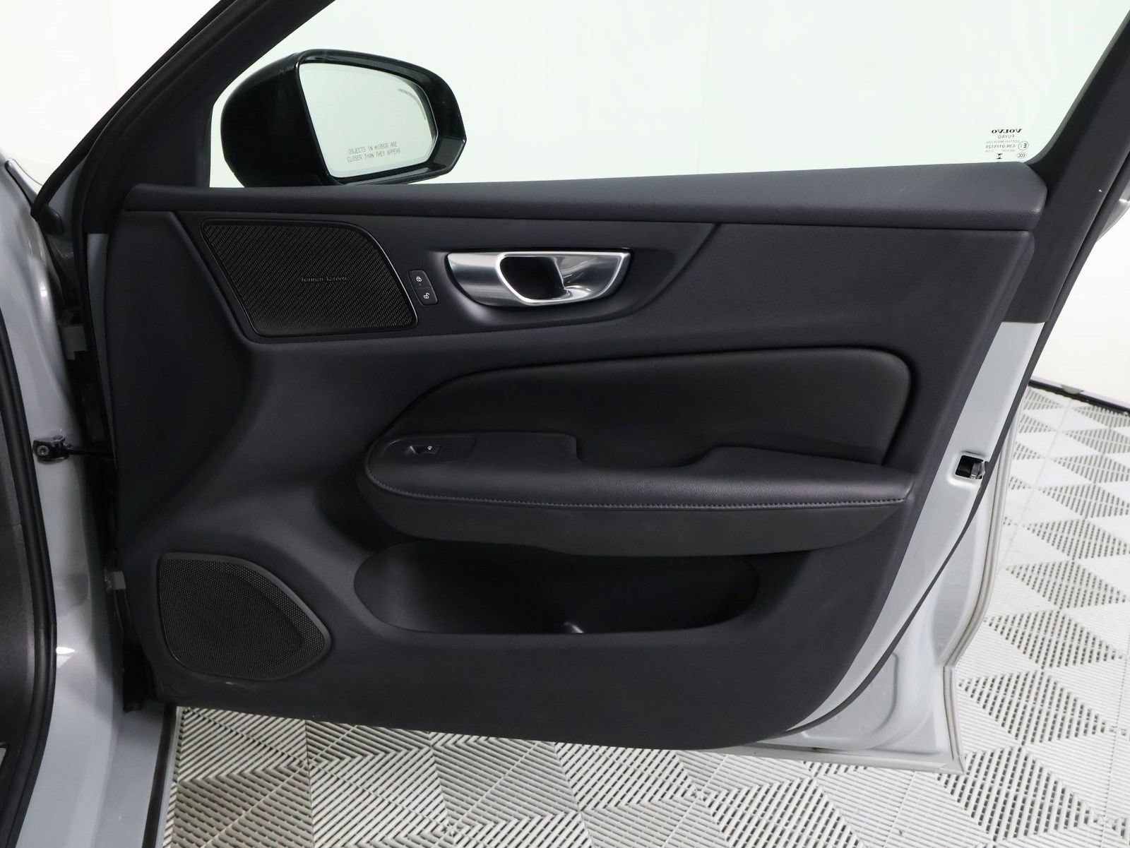 Certified 2024 Volvo S60 T8 Plus AWD/4WD image 21
