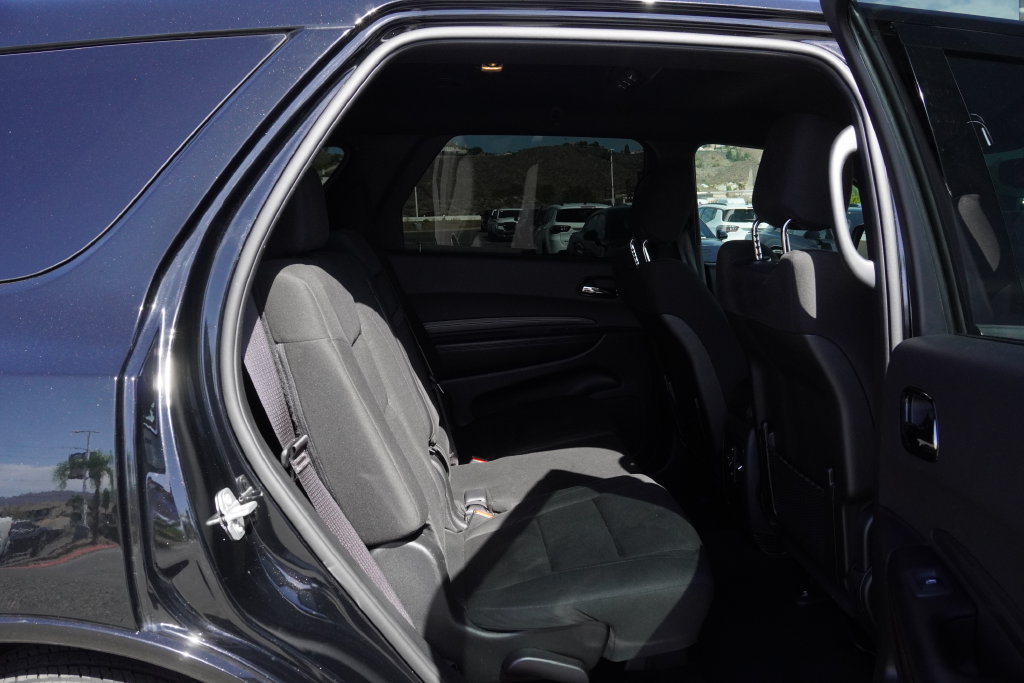 Certified 2025 Dodge Durango GT w/ Blacktop Package RWD image 33