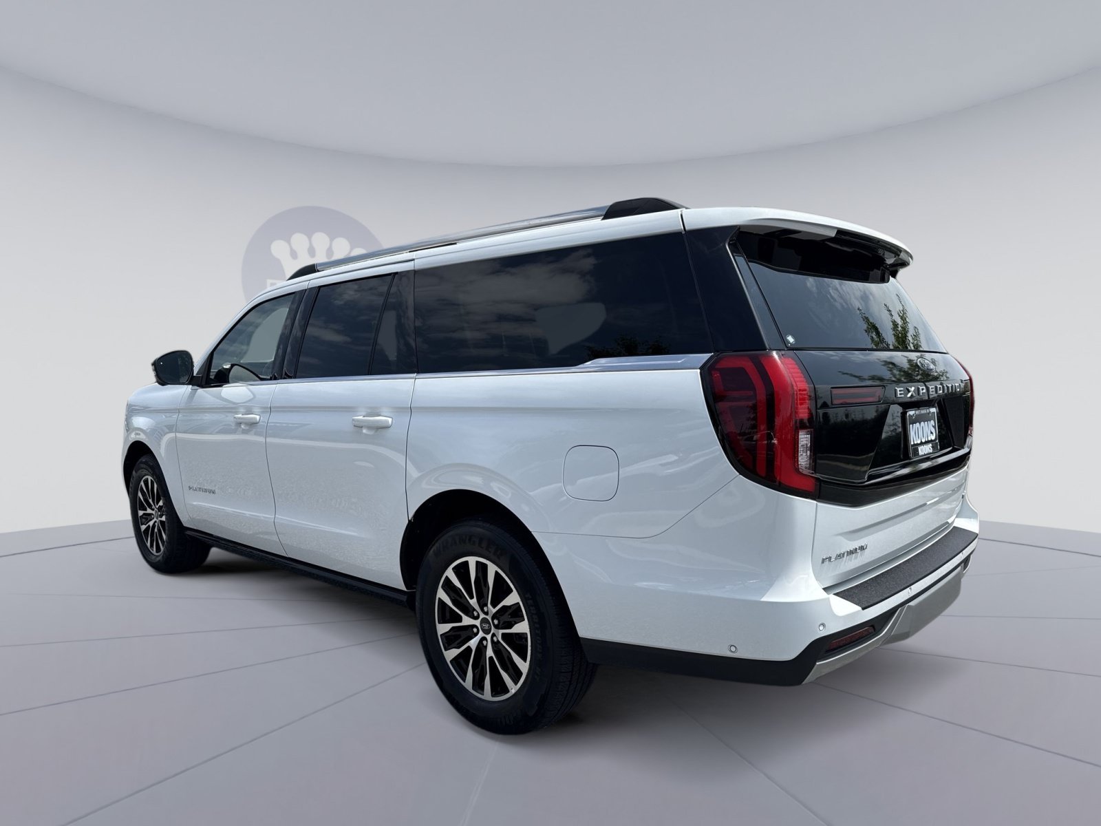 Used 2025 Ford Expedition Max Platinum AWD/4WD image 4