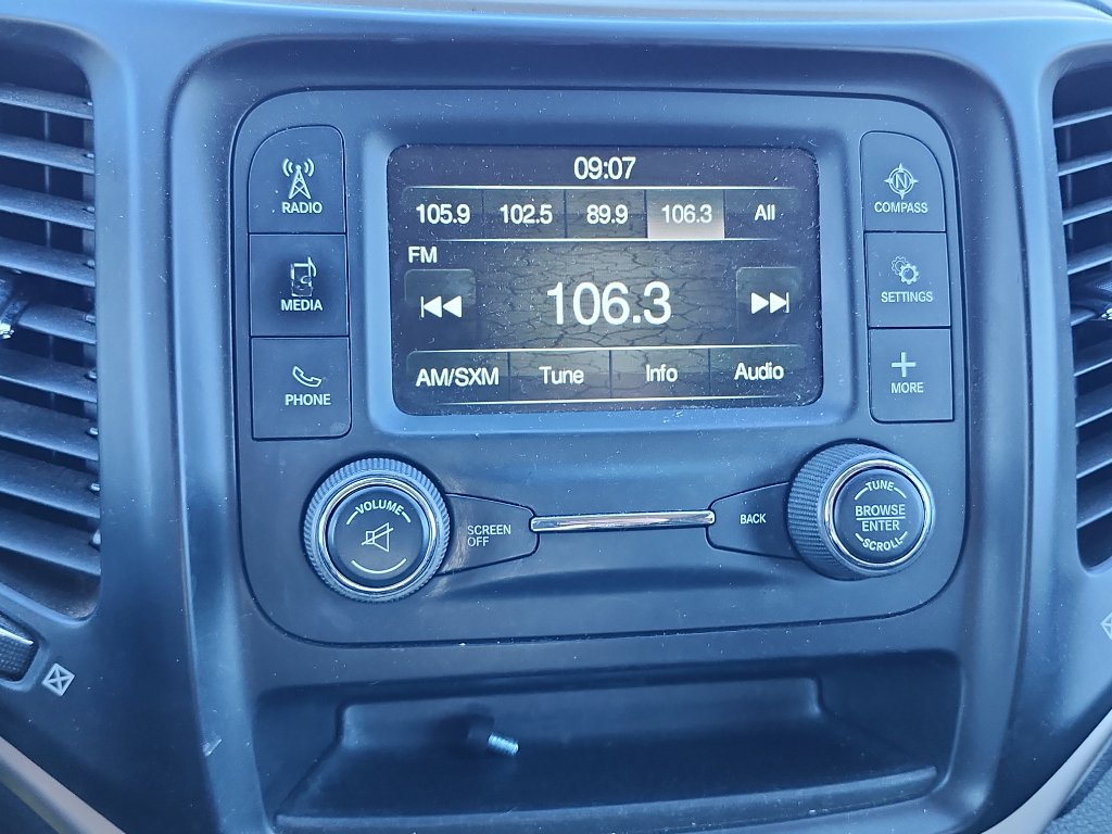 Used 2016 Jeep Cherokee Sport image 17