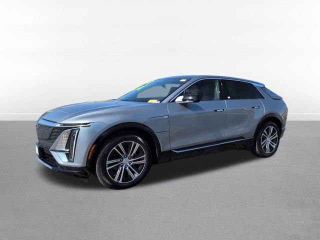 Used 2024 Cadillac Lyriq Luxury w/ LPO, Floor Liner Package image 11