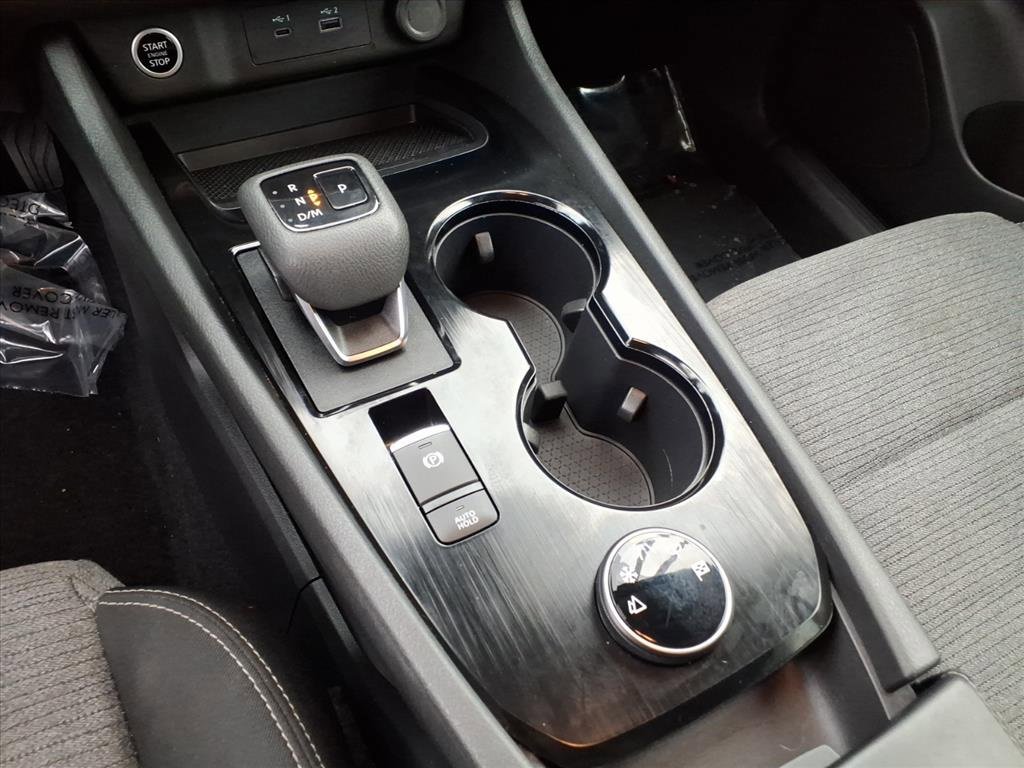 Used 2023 Nissan Rogue SV image 29