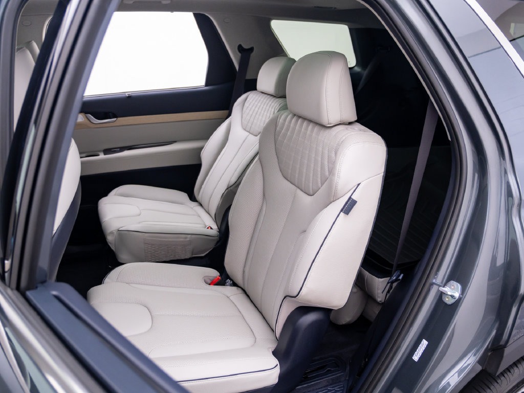 Used 2023 Hyundai Palisade Limited AWD/4WD image 19
