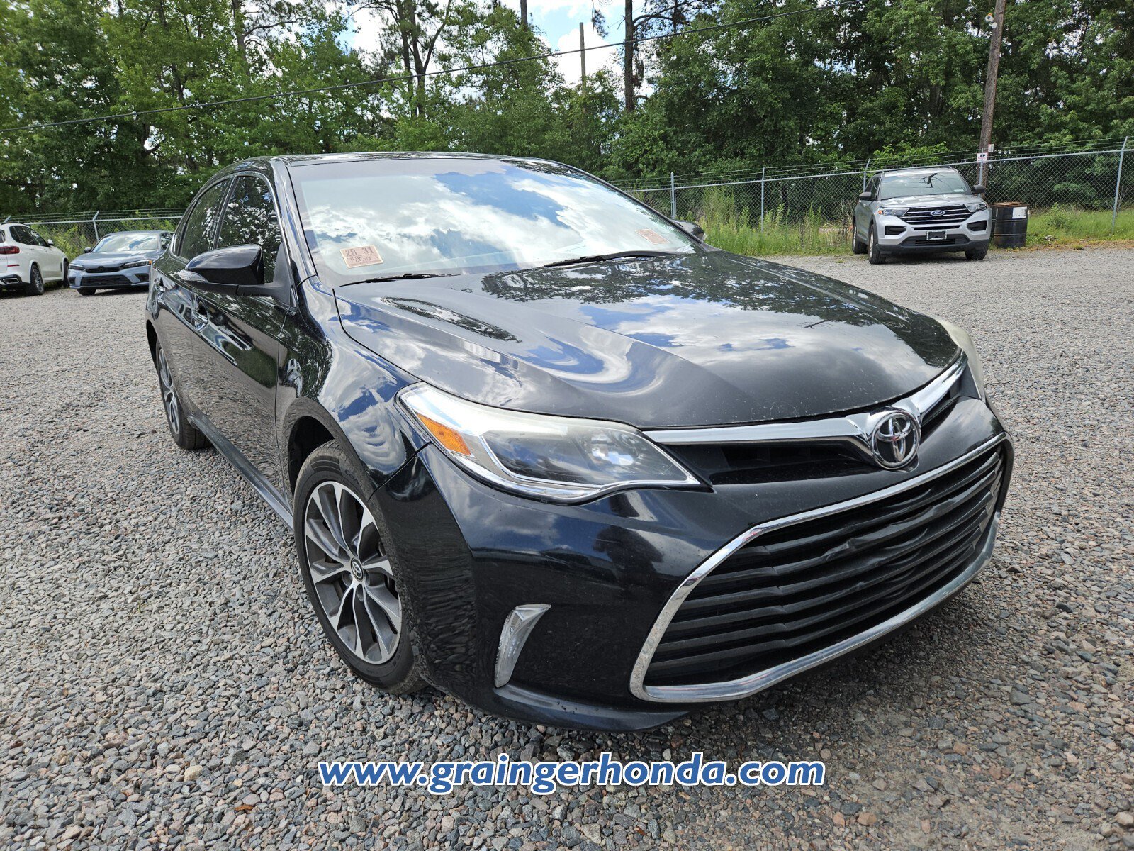 Used 2016 Toyota Avalon XLE Plus FWD image 3