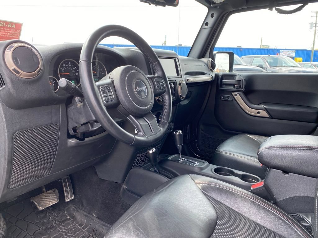 Used 2016 Jeep Wrangler Unlimited Sahara AWD/4WD image 9