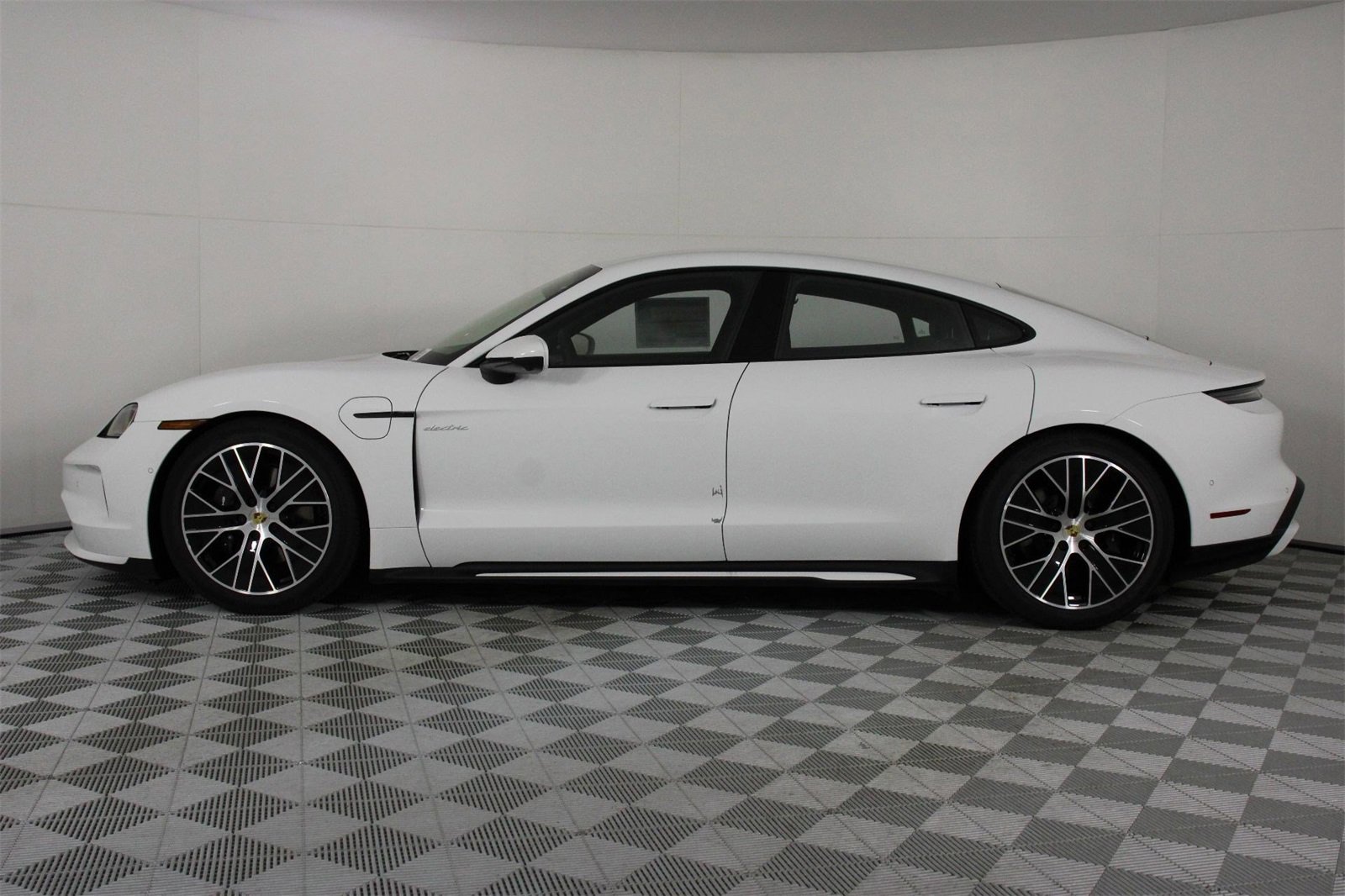 New 2026 Porsche Taycan image 2