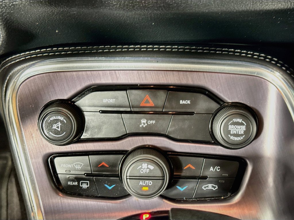 Used 2016 Dodge Challenger SXT RWD image 17