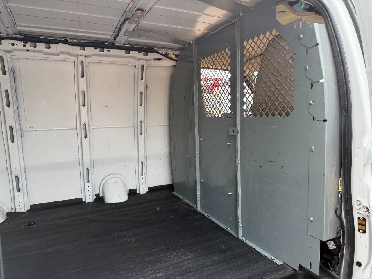 Used 2020 Chevrolet Express 2500 w/ Communications Package RWD image 12