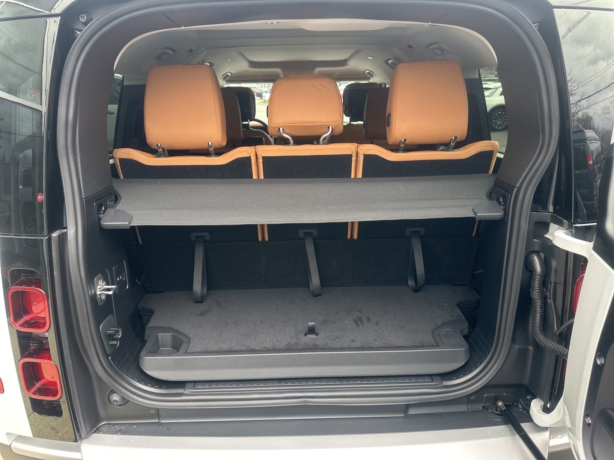 Used 2024 Land Rover Defender 130 S image 15