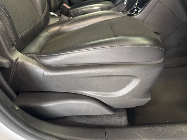 Used 2020 Buick Encore Preferred image 29