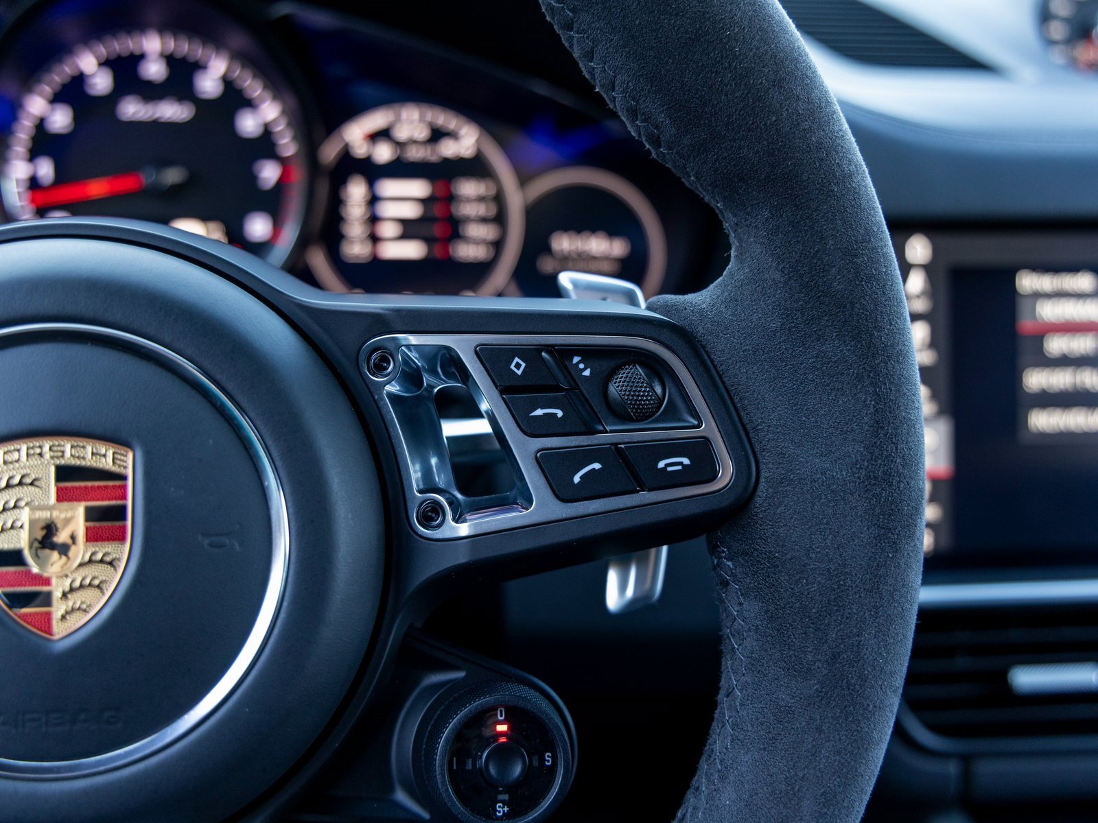 Certified 2020 Porsche Cayenne Turbo image 36