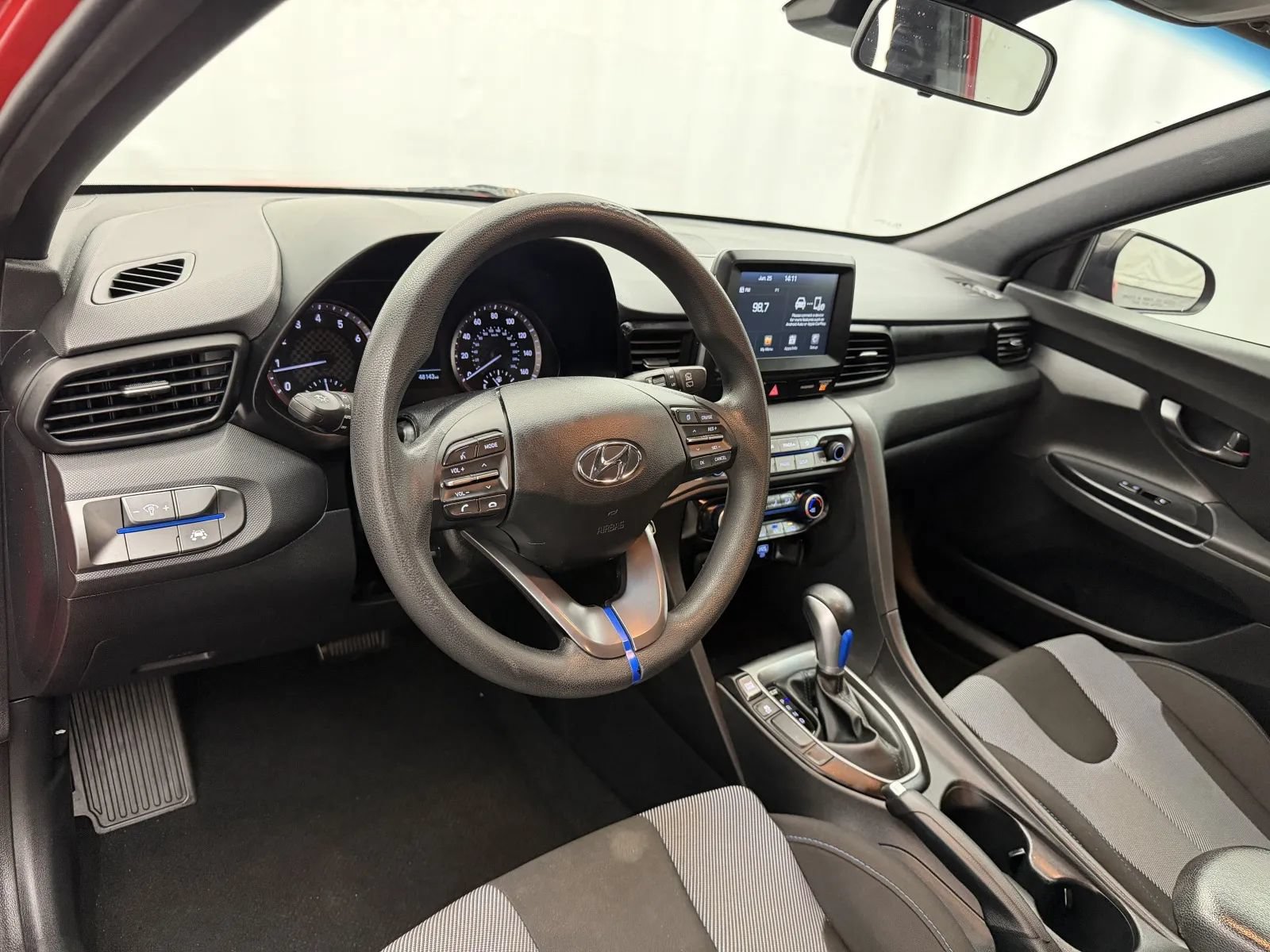 Used 2019 Hyundai Veloster 2.0 FWD image 9